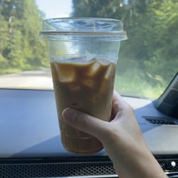 Cafe Ahora - Iced vanilla latte