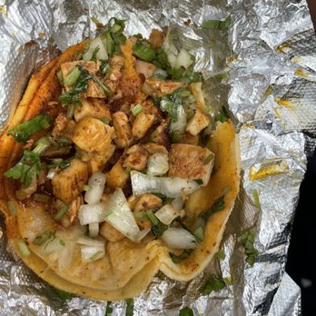 Taqueria La Estrella - Chicken tacos - Mexican Near Me - Milford, Massachusetts Taqueria La Estrella - Chicken tacos - Mexican Near Me - Milford, Massachusetts