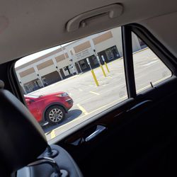 US Post Office - Outside parking lot with plenty of parking spots