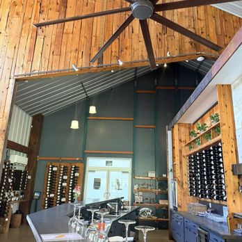 Modales Wines - Wine Tasting Room Near Me - Fennville, Michigan
