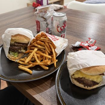 Petey's Burger - Burgers Near Me - Long Island City, New York Petey's Burger - Burgers Near Me - Long Island City, New York