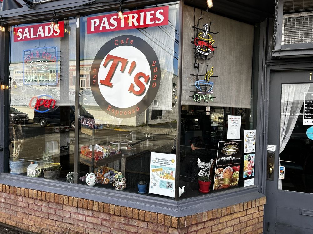 T’s Cafe and Espresso Logo