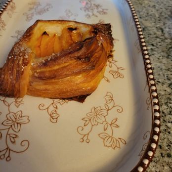 Moonbelly Bakery - Peach croissant - Bakeries Near Me - Sacramento, California