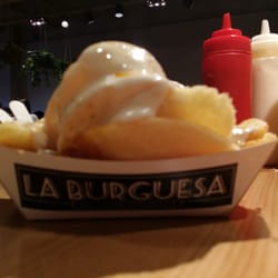 La Burguesa - Patatas bravas!! Hace muchísimo tiempo que no las como!!