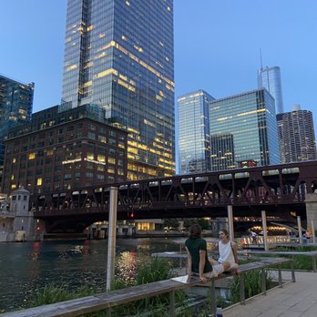 Chicago Riverwalk - Have a seat - Landmarks & Historical Buildings Near Me - Chicago, Illinois
