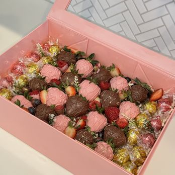 Miy Sweet Sensations - Chocolate covered strawberries - Custom Cakes Near Me Miy Sweet Sensations - Chocolate covered strawberries - Custom Cakes Near Me