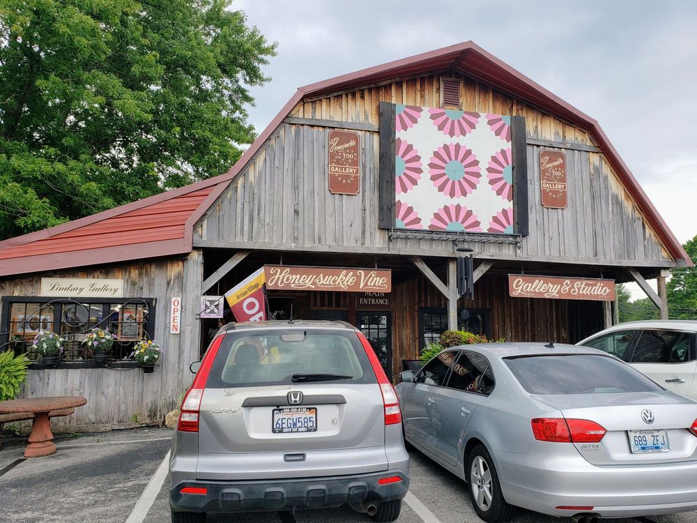 HONEYSUCKLE VINE Updated September 2024 19 Photos 303 N Broadway