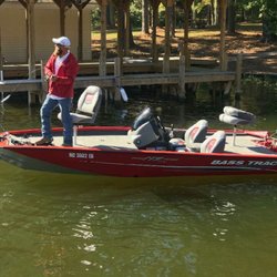 Lake Tillery Boat Rentals - Three passenger Bass Tracker