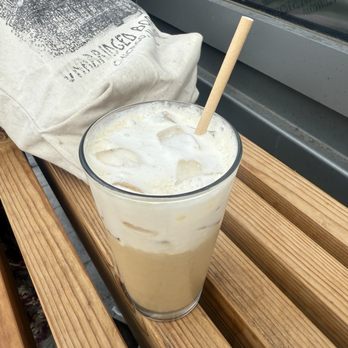 Sightglass Coffee - ICED BROWN BUTTER MISO CARAMEL LATTE w/Cold Foam - Coffee Roasteries Near Me - Berkeley, California Sightglass Coffee - ICED BROWN BUTTER MISO CARAMEL LATTE w/Cold Foam - Coffee Roasteries Near Me - Berkeley, California