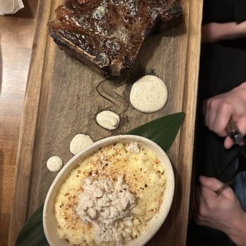 Winewood - Wagyu strip steak and crab Mac and cheese. - New American Near Me - Grapevine, Texas