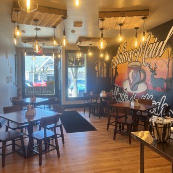 M & H Cafe - Interior - Cafes Near Me - East Dundee, Illinois M & H Cafe - Interior - Cafes Near Me - East Dundee, Illinois