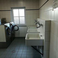 Camping Brunnen - Spülküche und Waschküche