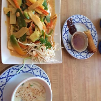 Emon's Thai Cafe - Panang chicken w extra veg lunch special with tom Kha soup - Thai Near Me - Naples, Florida