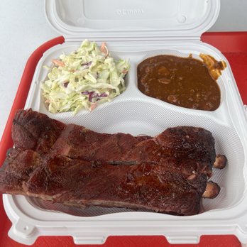 Fresno BBQ - Smoked pork spare ribs, cole slaw, chili beans - Caterers Near Me Fresno BBQ - Smoked pork spare ribs, cole slaw, chili beans - Caterers Near Me