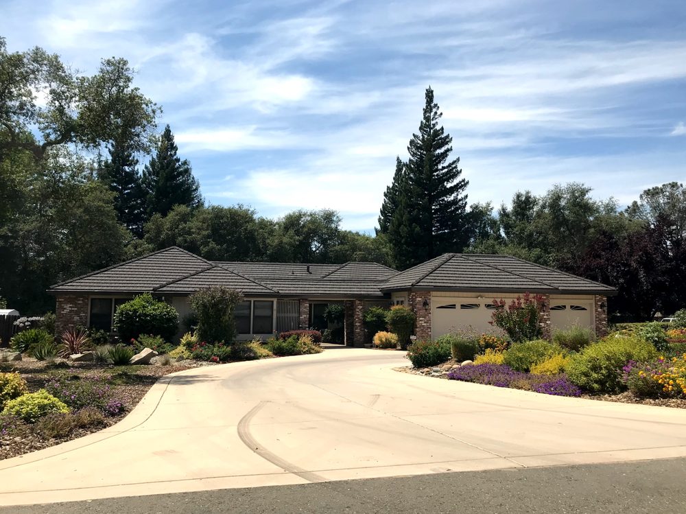 Slide of Cal-Vintage Roofing