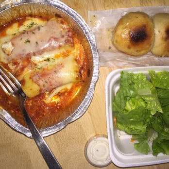 Basani's Pizzeria Trattoria - Manicotti, garlic rolls, salad - Italian Near Me - Miami, Florida Basani's Pizzeria Trattoria - Manicotti, garlic rolls, salad - Italian Near Me - Miami, Florida