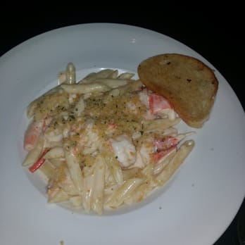 Louie's Wine Dive - Lobster and shrimp mac and cheese - New American Near Me - Des Moines, Iowa