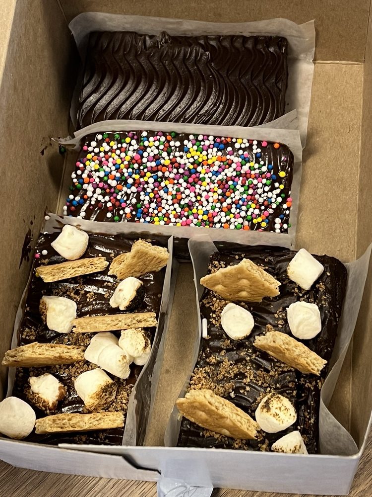 GRODZINSKI BAKERY Updated October 2024 11 Photos 1118 Centre St