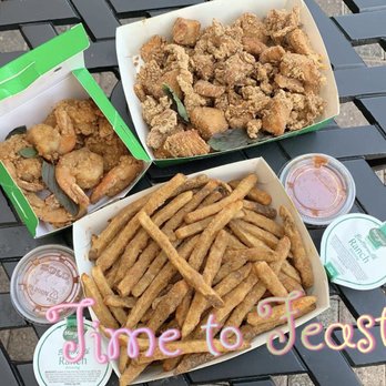 Tastea - Lunch break @ cozy sidewalk table&bench - Bubble Tea Near Me - San Diego, California