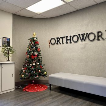 Orthoworks - Christmas decor in the lobby - Orthodontists Near Me - San Bruno, California Orthoworks - Christmas decor in the lobby - Orthodontists Near Me - San Bruno, California
