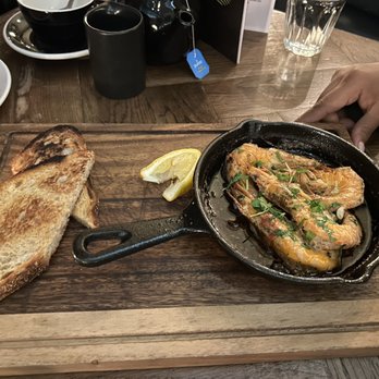 The Punch Tavern - Shrimp - British Near Me - London, XGL The Punch Tavern - Shrimp - British Near Me - London, XGL