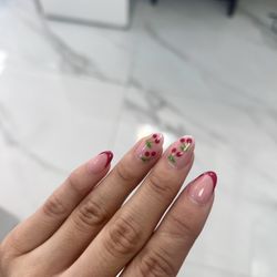Luxury Nails & Spa