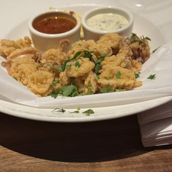 Yard House - Calamari 10/10 - New American Near Me - Indianapolis, Indiana