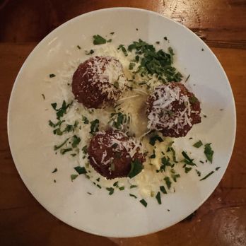 Capo Restaurant - Bars Near Me - Boston, Massachusetts