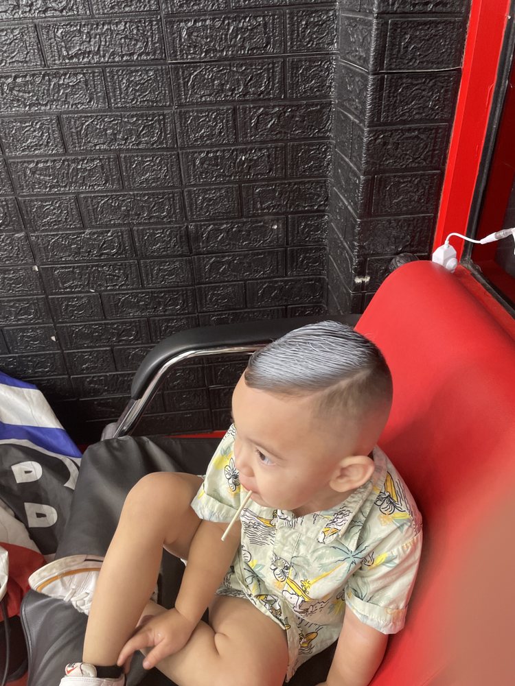 Cuban Fashion Barbershop Logo