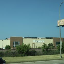 Kohl's - Good location for some expressway advertising.