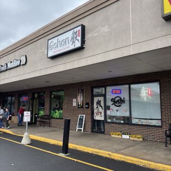 Gohan Japanese Cuisine - Sushi Bars Near Me - Southington, Connecticut