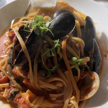 Farm Country Kitchen - Island Cioppino - American Near Me - Riverhead, New York Farm Country Kitchen - Island Cioppino - American Near Me - Riverhead, New York
