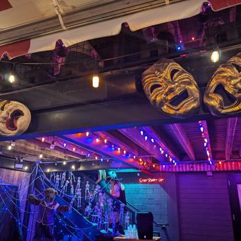 Gibson Street Bar - Bars Near Me - Austin, Texas Gibson Street Bar - Bars Near Me - Austin, Texas