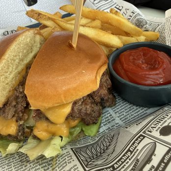 Waldorf Astoria Las Vegas - Smash burger - Hotels Near Me - Las Vegas, Nevada Waldorf Astoria Las Vegas - Smash burger - Hotels Near Me - Las Vegas, Nevada
