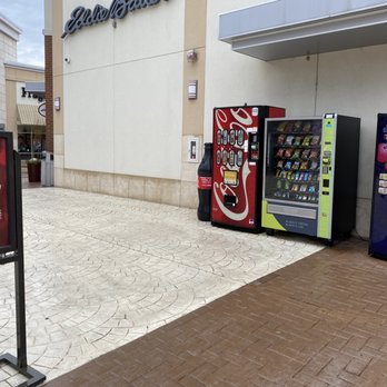 Tanger Outlets National Harbor - Outlet Stores Near Me - National Harbor, Maryland