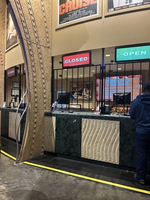 Hollywood Casino Perryville by null