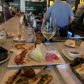 The Cooper - Inside bar - American Near Me - Palm Beach Gardens, Florida