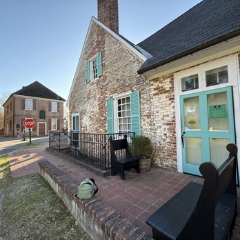 Mobjack Coffee Roasters and Petite Cafe - Coffee Roasteries Near Me - Yorktown, Virginia