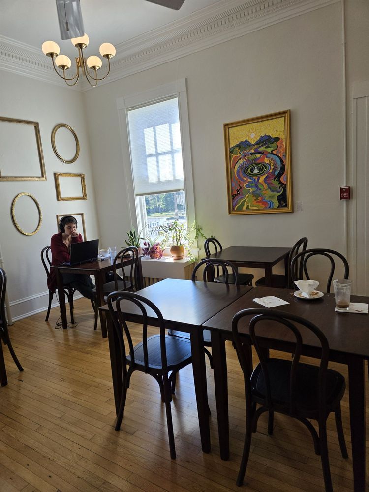 Canvas & Coffee Art Cafe