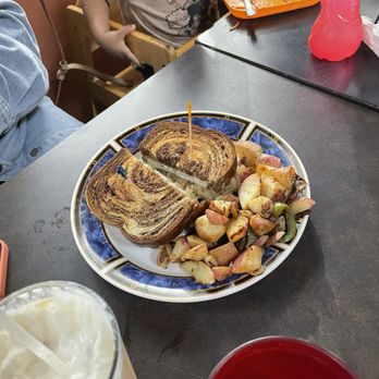 Comfort Cafe - Los Patios - Patty melt - Breakfast & Brunch Near Me - San Antonio, Texas Comfort Cafe - Los Patios - Patty melt - Breakfast & Brunch Near Me - San Antonio, Texas