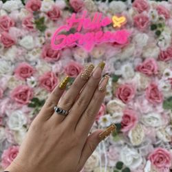 EZ Nails Bar