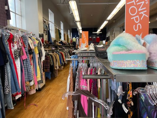 Crossroads Trading by null