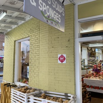 Loris Soaps & Sponges Exchange - Cosmetics & Beauty Supply Near Me - Tarpon Springs, Florida