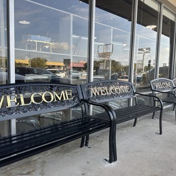 Golden Roastery - Beautiful Benches - Coffee Roasteries Near Me - Houston, Texas Golden Roastery - Beautiful Benches - Coffee Roasteries Near Me - Houston, Texas