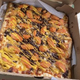 Hot weiner pizza no onions an extra celery salt