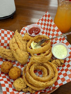 Fish n Tails Oyster Bar by null