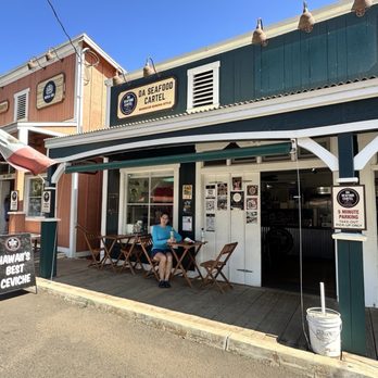 Da Seafood Cartel - Front patio seating - Seafood Near Me - Haleiwa, Hawaii