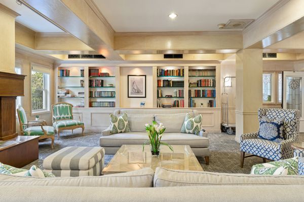 Blue Lantern Inn by null