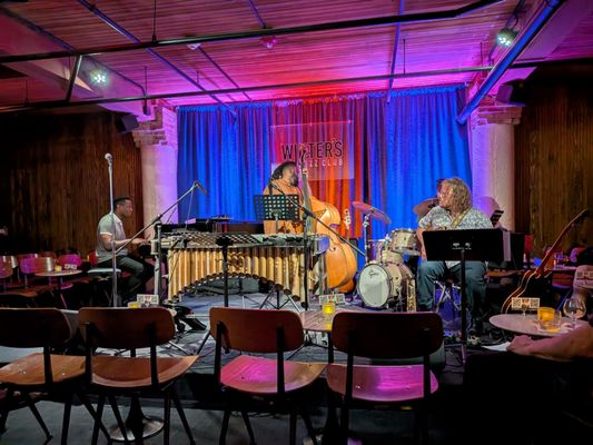 Winter's Jazz Club by null