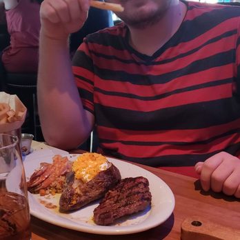 FD's Grillhouse - American Near Me - Tyler, Texas